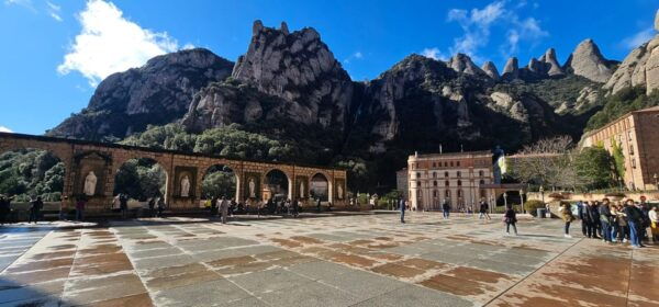 From Barcelona: Montserrat Monastery Bus Transfer - Hiking and Viewpoints