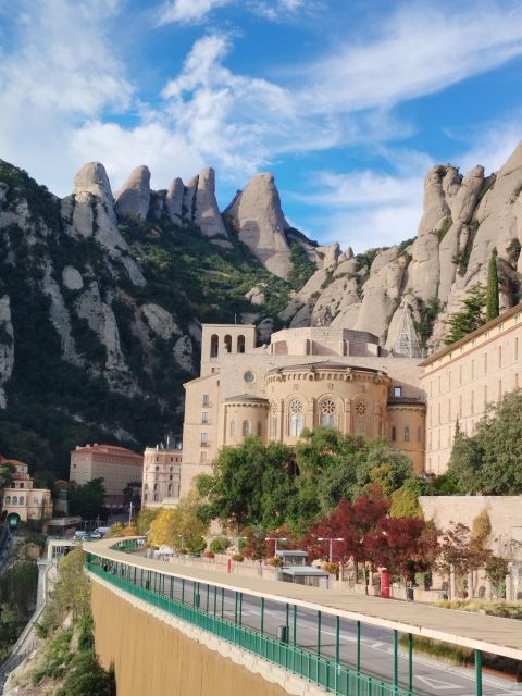 From Barcelona: Montserrat Mountain Hike & Monastery Tour - Customer Review