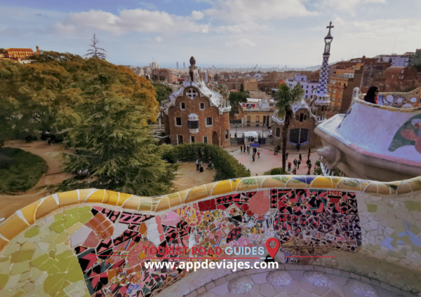 From Barcelona: Private Tour of Barcelona With Park Güell - Visit Sagrada Familia