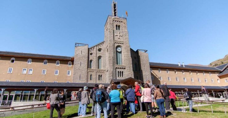 From Barcelona: Pyrenees Mountains Day Tour - Experience