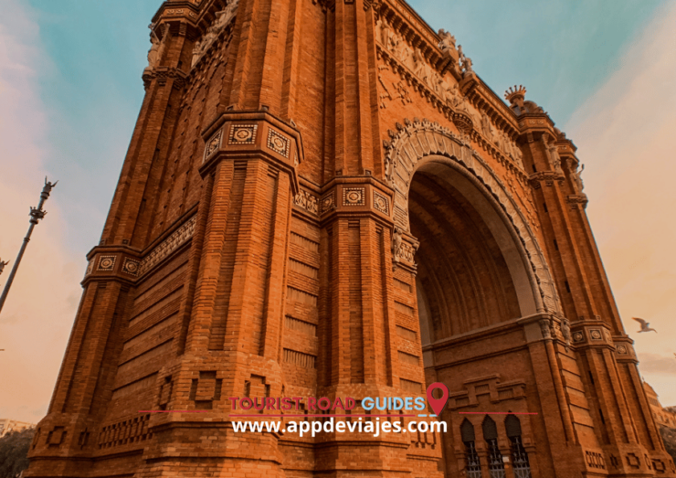 From Barcelona: Tour 3 Hours With Kids - Good To Know