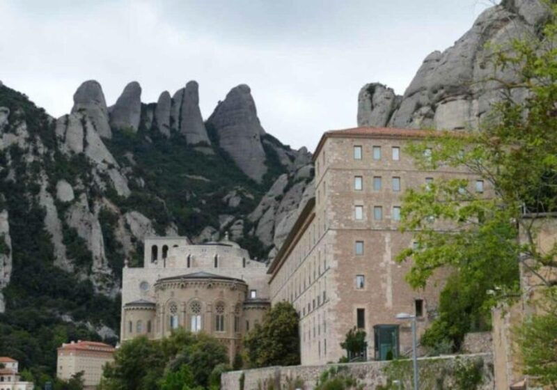 From Barcelona: Train Route and Cable Car to Montserrat - Getting to Montserrat