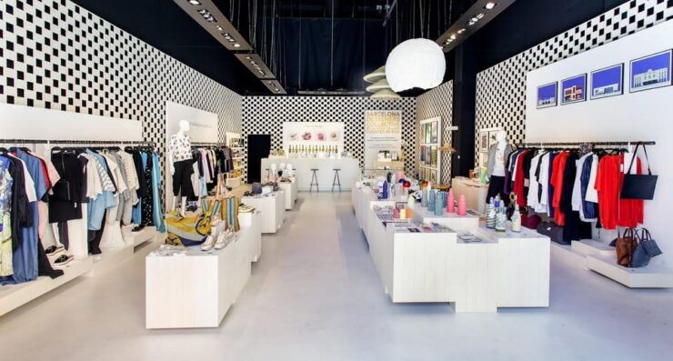 From Barcelona: Transfer to La Roca Village Outlet - Good To Know