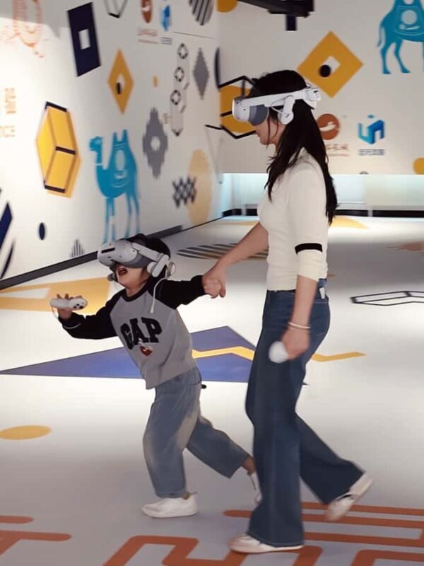 From Beijing: Mutianyu Great Wall Day Trip with Entry - The Guided Experience and Guides