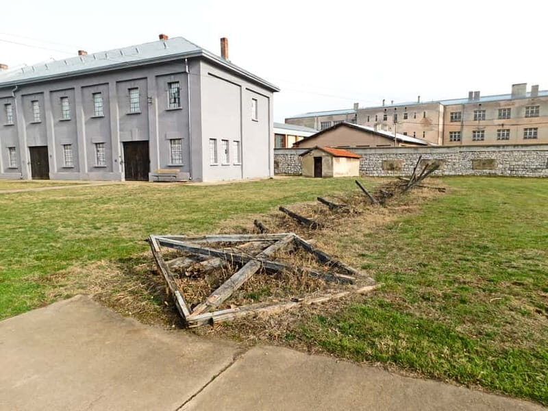 From Belgrade: Ni and Devil's Town Private Day Tour - Transportation and Group Size