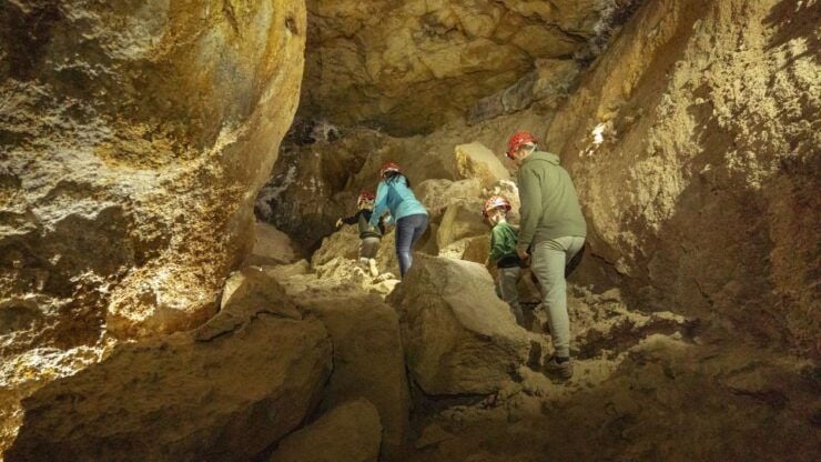 From Bend: Half-Day Limited Entry Lava Cave Tour - Experience Highlights
