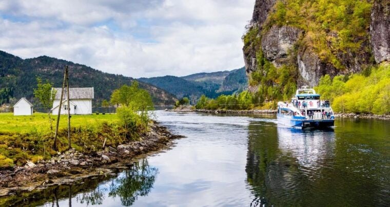 From Bergen: The Original Fjord Cruise to Mostraumen - The Experience in Practice