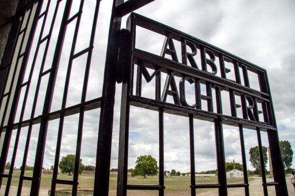 From Berlin: Sachsenhausen Memorial Walking Tour - Getting There