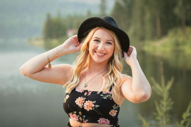 From Big Sky to Bozeman: Photoshoot With Local Photographer - Select Participants and Date