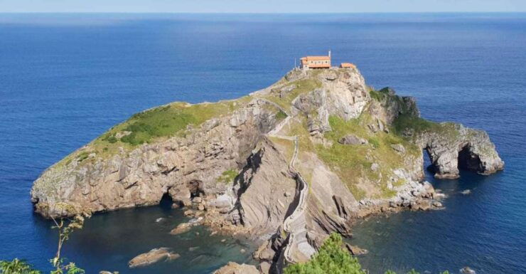 From Bilbao: Gaztelugatxe, Gernika, and Mundaka Group Tour - Activity Details