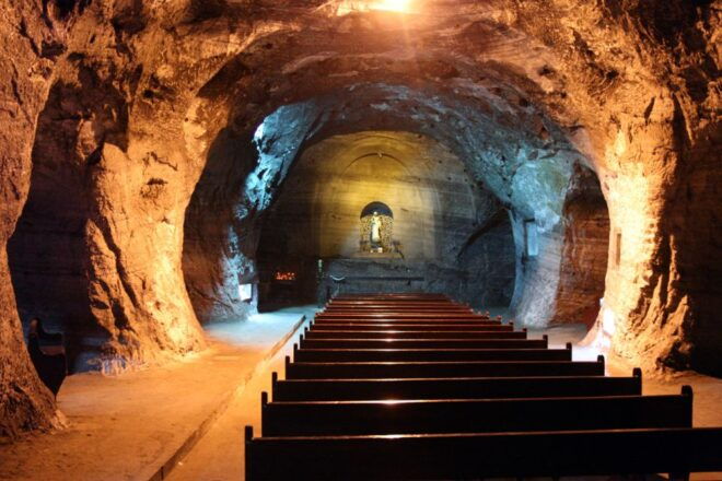 From Bogotá: Jaime Duque Park and Salt Cathedral With Lunch - Colonial Zipaquirá Exploration