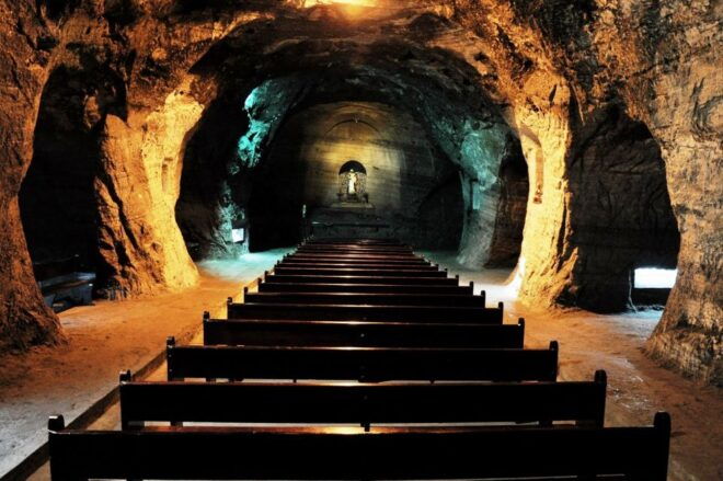 From Bogotá: Zipaquirá Salt Cathedral and City Center Tour - Meeting Point Information