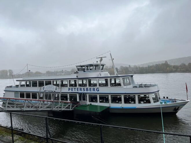 From Bonn: Christmassy Advent Cruise on the Rhine - Atmosphere and Setting