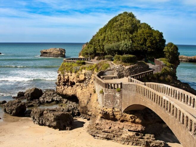 From Bordeaux: Full-Day Private Basque Country Tour - Language Options