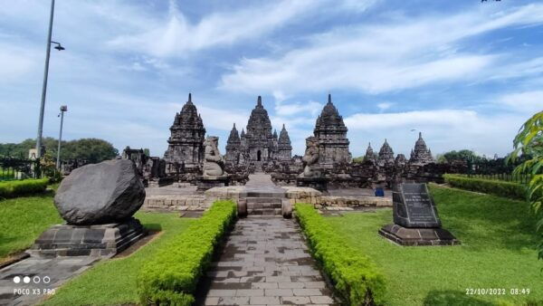 FROM BOROBUDUR: YOGYAKARTA DAY TOURS WITH CAR DRIVER HIRE - Booking and Payment