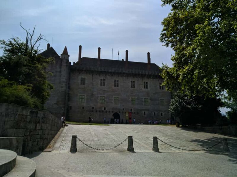From Braga: Guimarães & Braga Full Day Tour - Braga’s Historic Charm and Religious Significance  