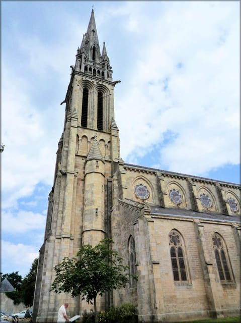From Brest: Locronan Christmas Market and Douarmenez Tour - Exploring the Locronan Christmas Market