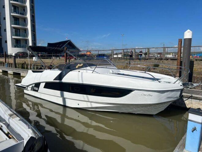 From Brighton: Beneteau Flyer Sundeck Private Charter - Highlights and Activities