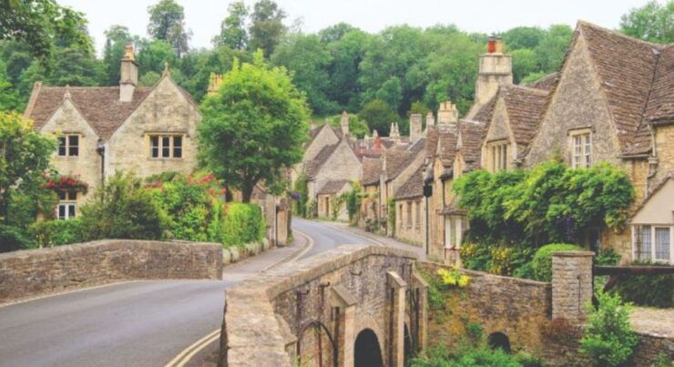 From Bristol: Stonehenge and Cotswold Villages Day Tour - Tour Highlights