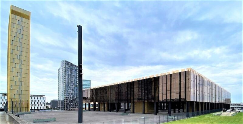 From Brussels: Luxembourg City Day Trip with Private Guide - Transport & Timing