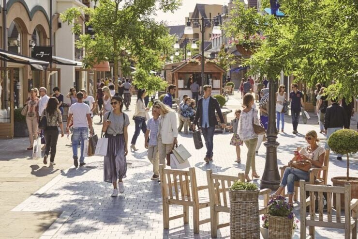 From Brussels: Maasmechelen Outlet Shopping Trip - Getting There