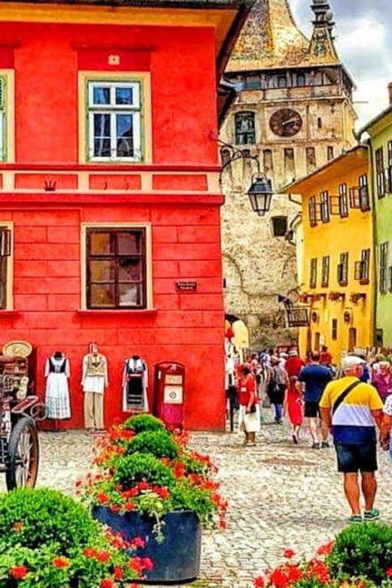 FROM BUDAPEST - BEST OF ROMANIA - TRUTH ABOUT DRACULA - Accommodation and Meals
