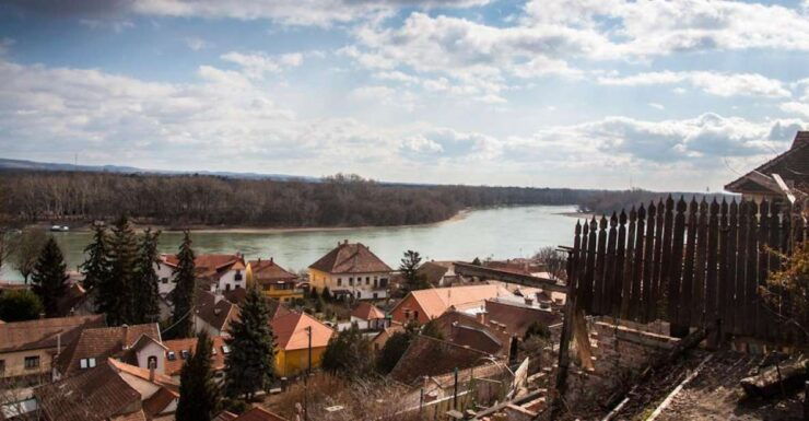 From Budapest: Danube Bend Full-Day Private Tour With Lunch - Pickup and Locations