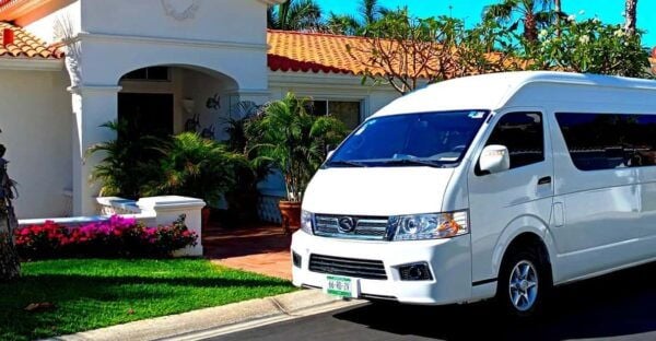 From Cabo San Lucas: Transfer Service - Luxury Travel Experience