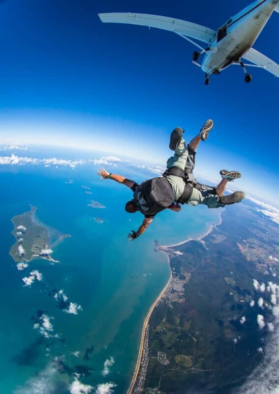 From Cairns: Tandem Skydive Experience over Mission Beach - From Cairns: Tandem Skydive Experience over Mission Beach