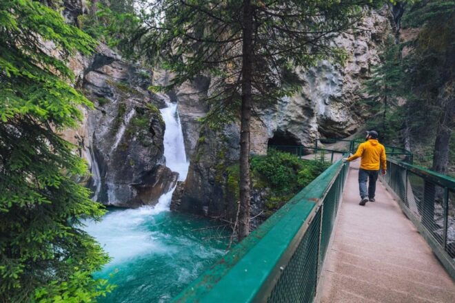 From Calgary: Banff, Moraine Lake and Lake Louise Tour - Customer Reviews and Feedback