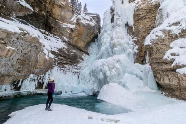 From Calgary: Banff, Moraine Lake and Lake Louise Tour - Optional Stops and Winter Visits