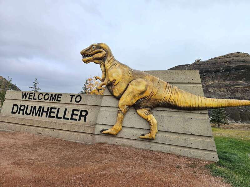 From Calgary: Drumheller Private Tour, Full day sightseeing - An In-Depth Look at the Drumheller Private Tour