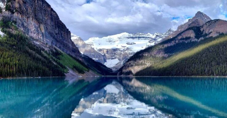 From Calgary: Lake Louise & Moraine and Johnston Canyon Tour - Itinerary Highlights