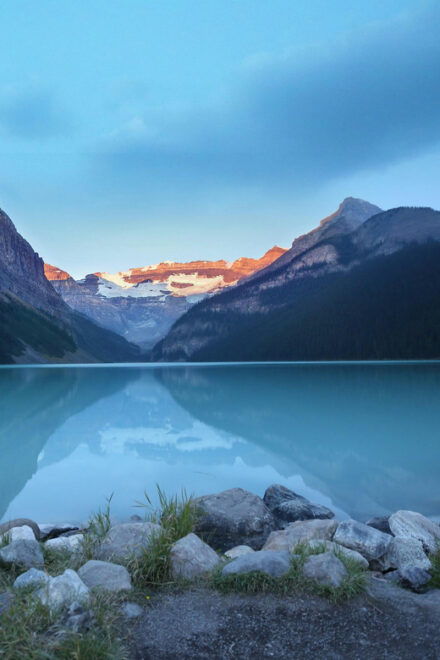 From Calgary: Sunrise Adventure Moranie Lake & Lake Louise - Moraine Lake