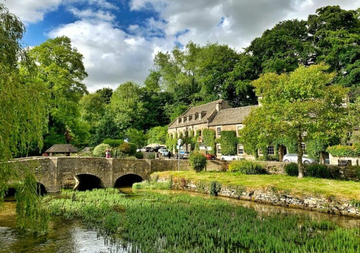 From Cambridge: Guided Day Tour to Stratford & the Cotswolds - Itinerary and Highlights