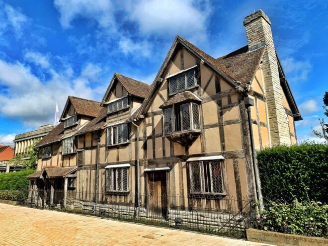 From Cambridge: Guided Day Tour to Stratford & the Cotswolds - Participant Information