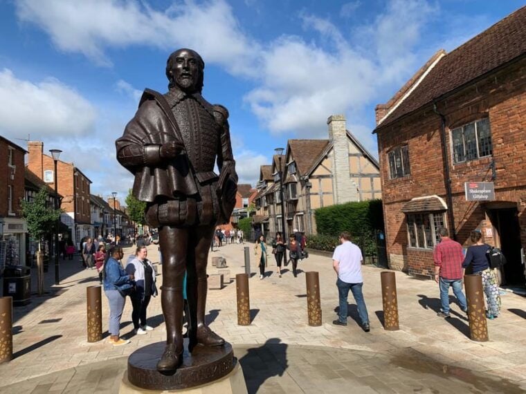From Cambridge: Guided day trip to Stratford & The Cotswolds - The Sum Up