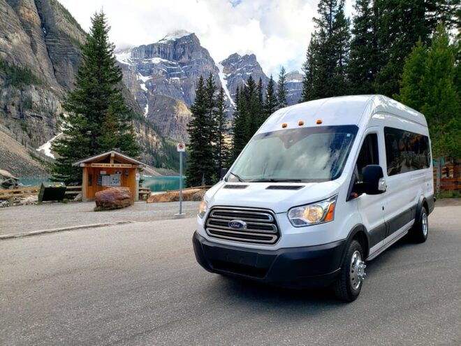 From Canmore/Banff: Moraine Lake and Lake Louise Tour - Travel by Van