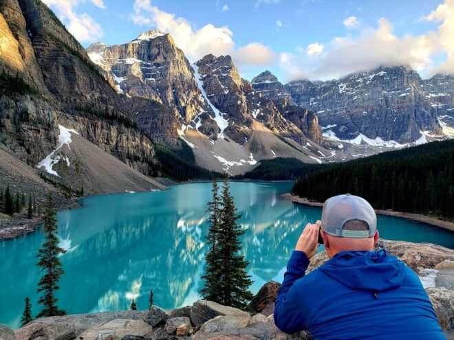 From Canmore/Banff: Moraine Lake and Lake Louise Tour - Free Time at Lakes