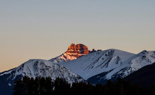From Canmore: Sunrise Adventure Moraine Lake & Lake Louise - Preparation and Restrictions