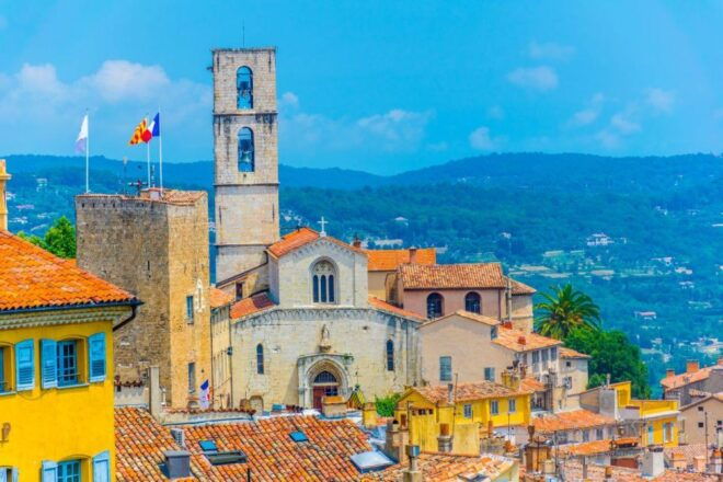 From Cannes: St Tropez & Port Grimaud Sightseeing Tour - Experience