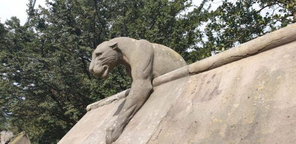 From Cardiff: Tour of Cardiff Bay and Vale of Glamorgan - Unveil Ancient Burial Chambers and Hidden Villages