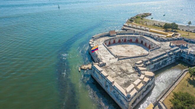 From Cartagena: Speedboat Tour to Tierra Bomba Island - Beach Experience and Lunch