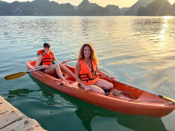 From Cat Ba: Explore Cat Ba Islands With A Luxury Cruise - Seafood Buffet Lunch