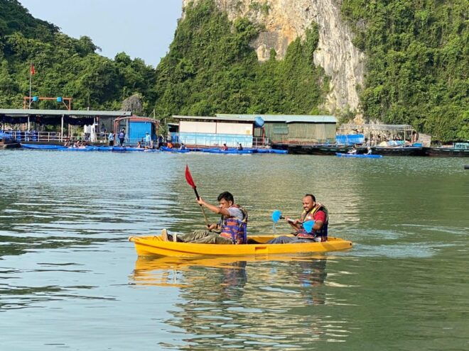 From Cat Ba: Lan Ha Bay Kayaking & Snorkling Full-Day Cruise - What to Bring