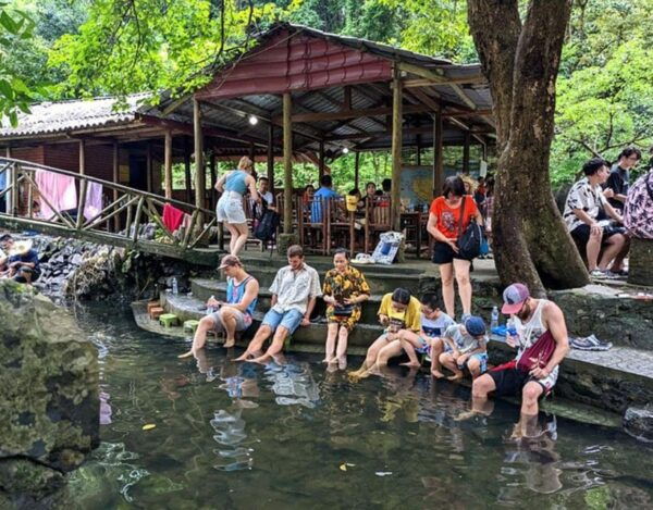 From Cat Ba: Viet Hai Village & Kayaking Luxury Day Trip - Tips for a Great Trip