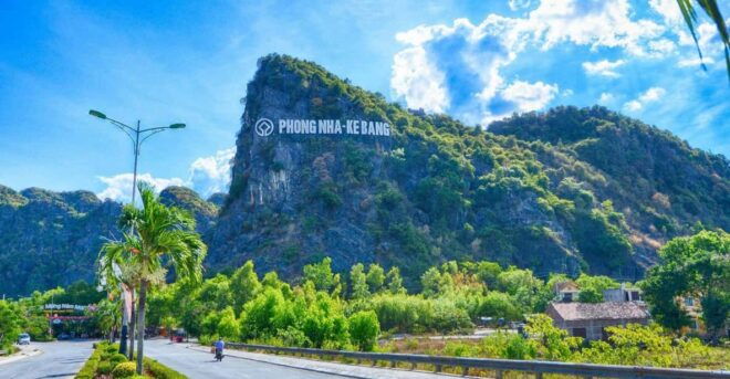 From Caves to Culture: 3-Day Tour Phong Nha, Hue, and Hoi An - Imperial Hue and Perfume River