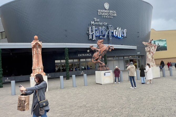 From Central London to Warner Bros. London Private Transfer - Pickup Information