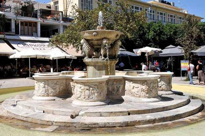 From Chania: CretAquarium, Heraklion City Tour - Highlights