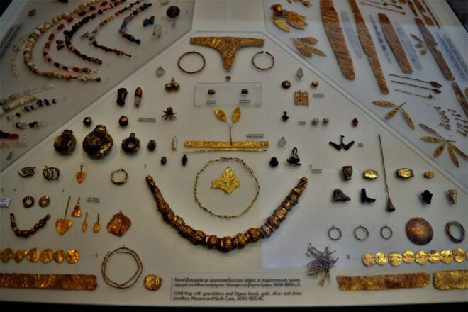 From Chania: Full-Day Heraklion Highlights Guided Tour - Tour Itinerary